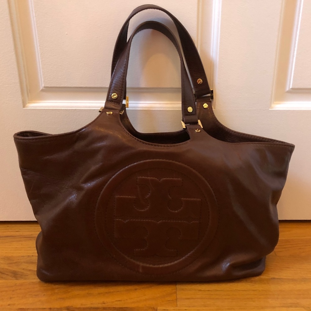 Tory Burch Brown Leather Tote 17L x 9Hx 4W
8.5 drop